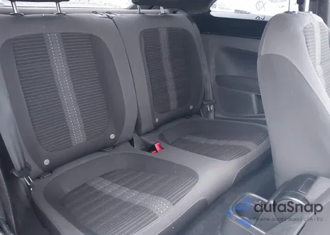 2013 Volkswagen Beetle 2.0T Turbo z USA, uszkodzony, nr VIN 3VWVA7AT3DM620653